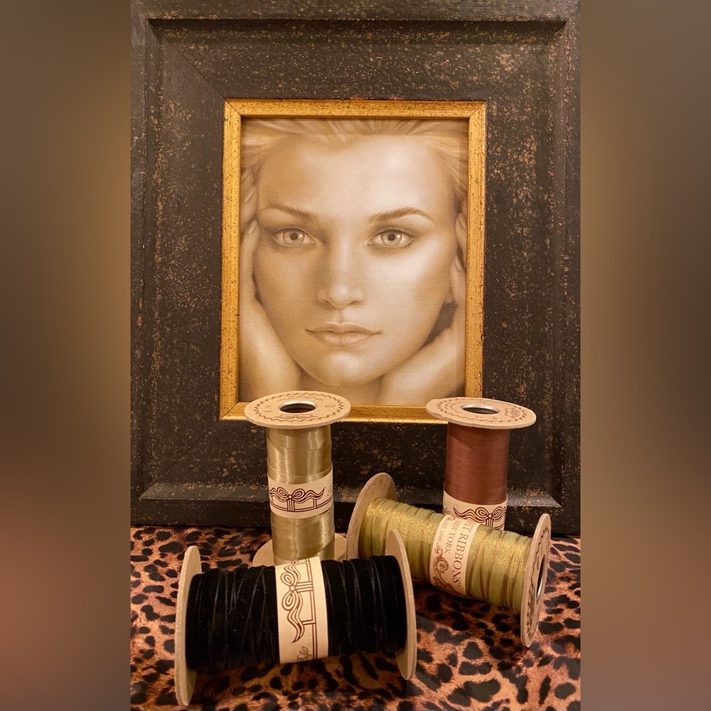 Four Raffit vintage incredible ribbons